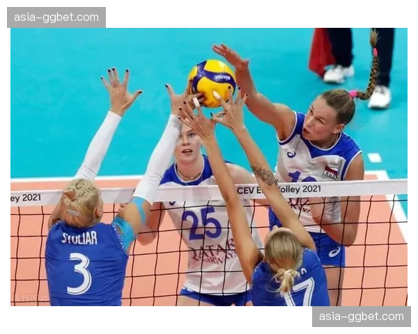 波兰女排主力二传沃沃什宣布因个人原因，将退出本年度国家队所有比赛